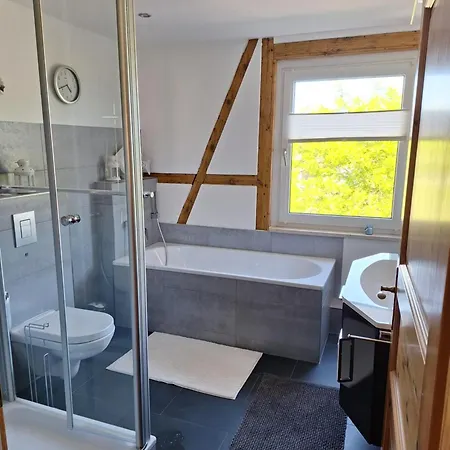 Appartement Schoene Maisonettewohnung In Der Barlachstadt *